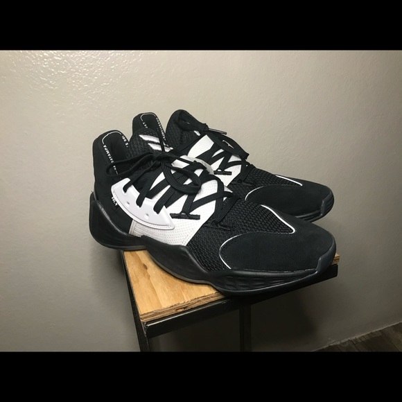 Harden 4’s Black and White main image 4